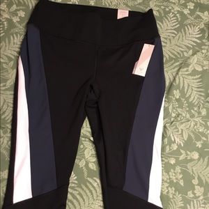 Lane Bryant Livi Active Sculpting Capri Legging